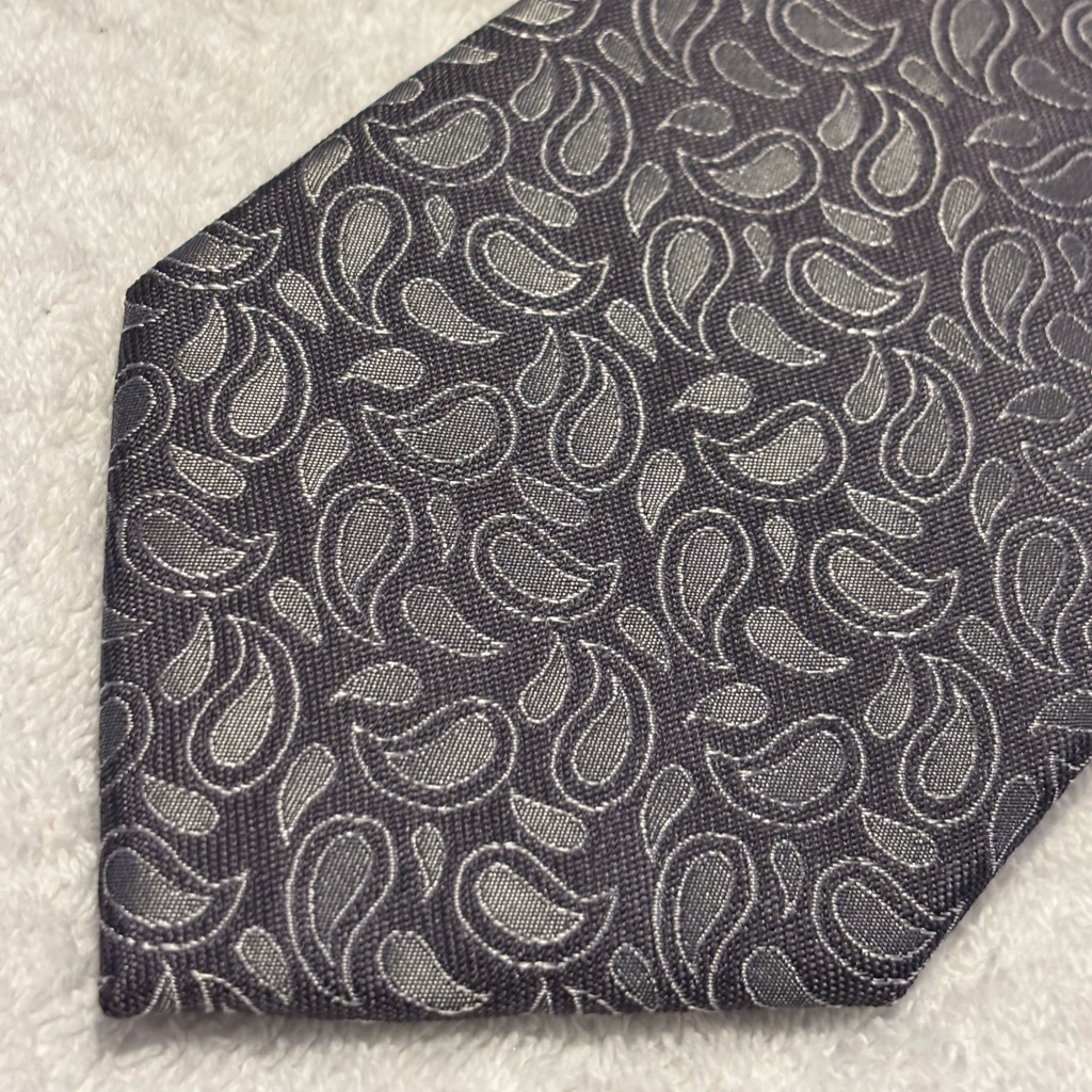 Brand New Stylish Tie By Paul Malone  Palm Beach